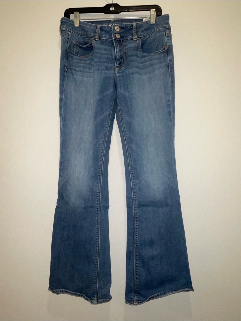 American Eagle Artist Flare Jeans Size 8 Medium Wash Double Button Low Rise